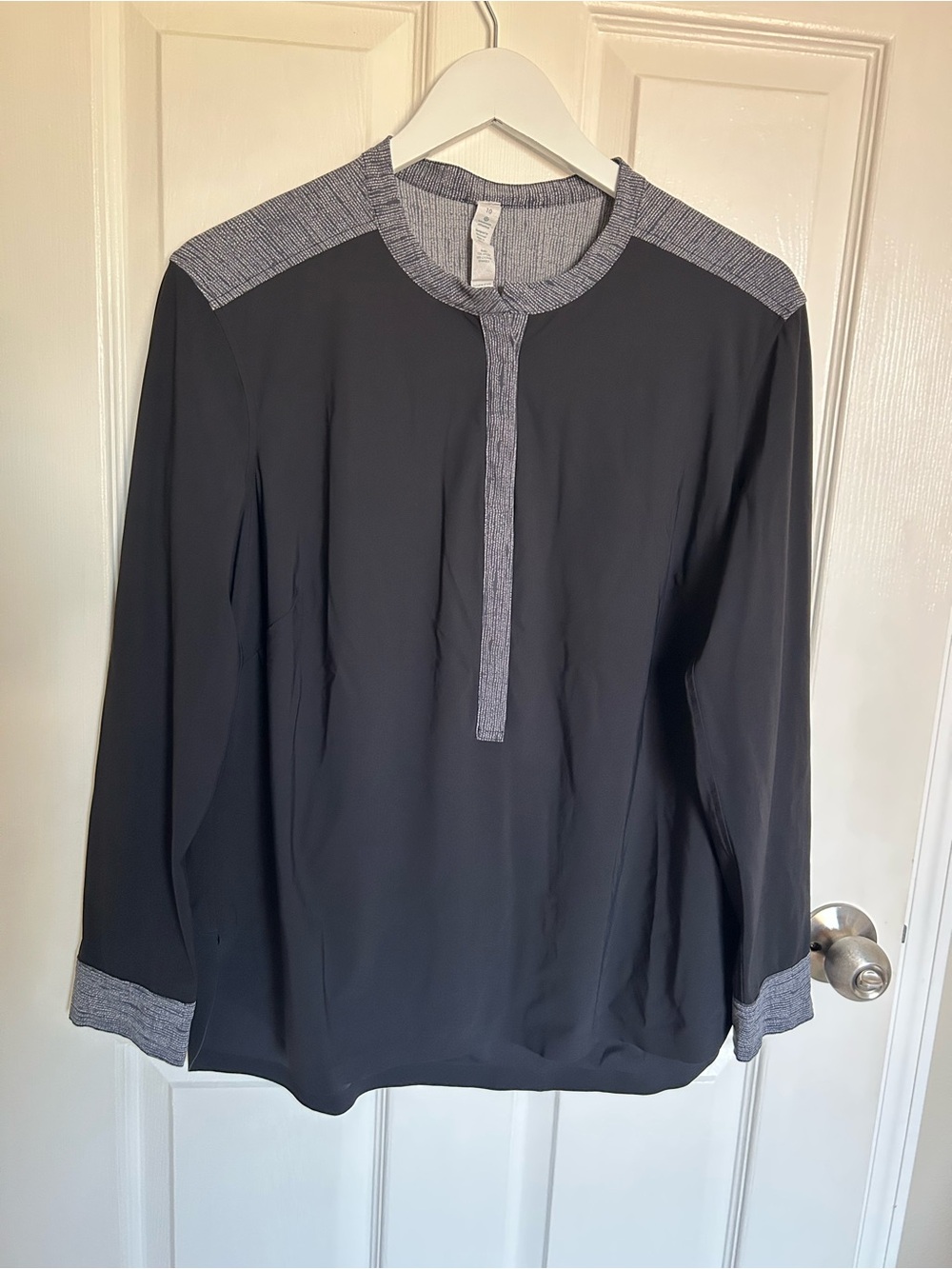 lululemon athletica Black Button-Panel Long-Sleeve Shirt with Gray Trim